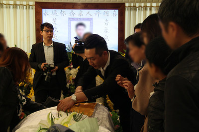 寿衣寿盒与殡仪一条龙服务 专业、温情与省心的现代殡葬礼仪